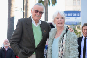 Stan Lee Joan Lee Photos - Comic book legend Stan Lee and wife Joan Lee attend a ceremony honoring Stan Lee with the 2,428th star on the Hollywood Walk of Fame on January 4, 2011 in Hollywood.