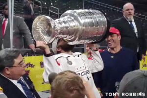 Tony Robbins helps the Washington Capitals win the 2018 NHL Championship